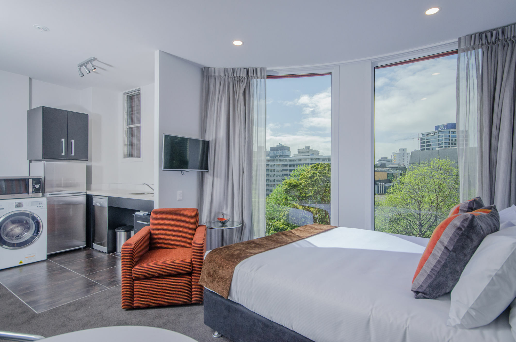 Ramada Suites By Wyndham Auckland - Federal Street Экстерьер фото