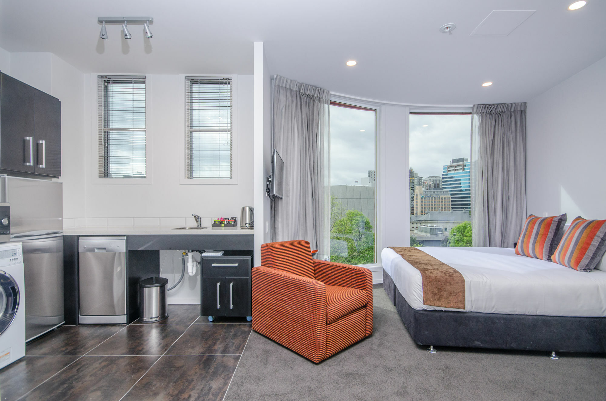 Ramada Suites By Wyndham Auckland - Federal Street Экстерьер фото